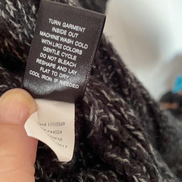 Torrid hooded sweater Beautiful sweater size 3 which is a size 22/24 - Picture 10 of 12